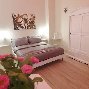 Da Polly A Piazza Amedeo Bed & Breakfast Naples